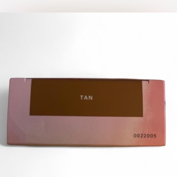 Mally Flawless Finish Transforming Effect Foundation in Tan - Picture 3 of 4